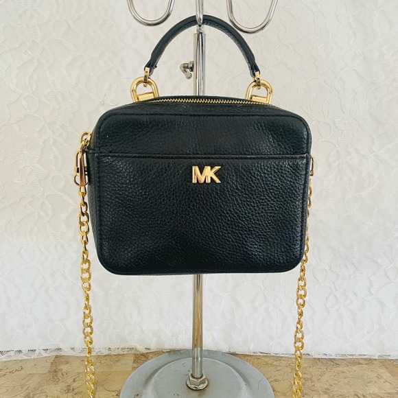 Michael Kors Handbags - MICHAEL KORS small pebble leather shoulder bag NWOT